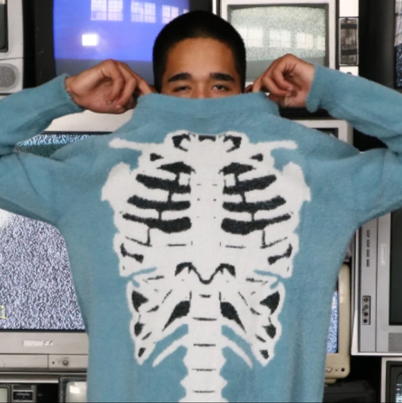 NWOT Vivid Mens Med Sweater - Picture 2 of 8